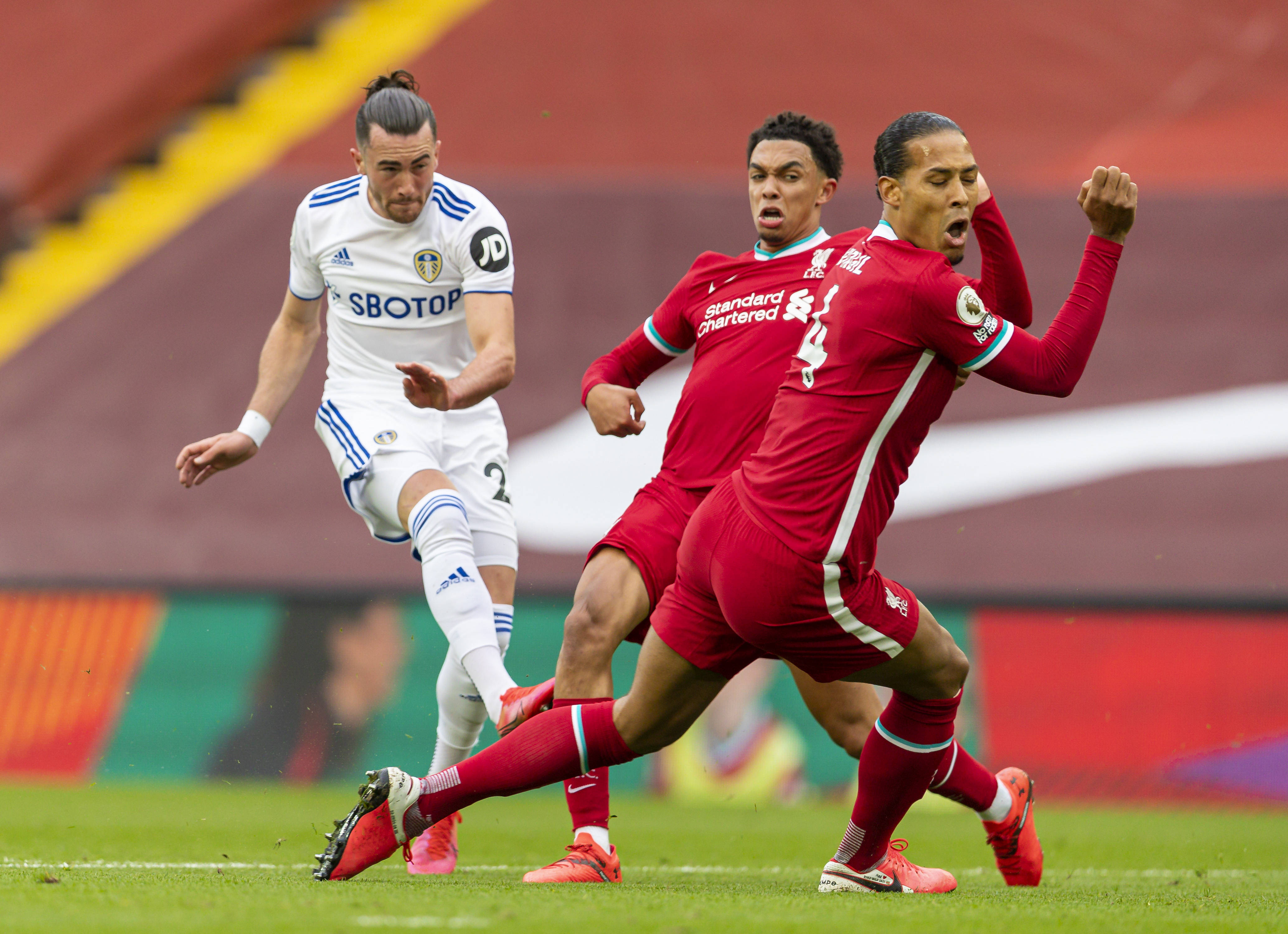 足球赛程公布，焦点大战一触即发